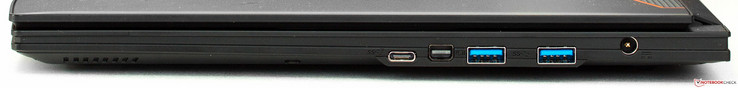 Lato Destro: USB 3.1 Type-C, Mini DisplayPort, 2 x USB 3.0, alimentazione
