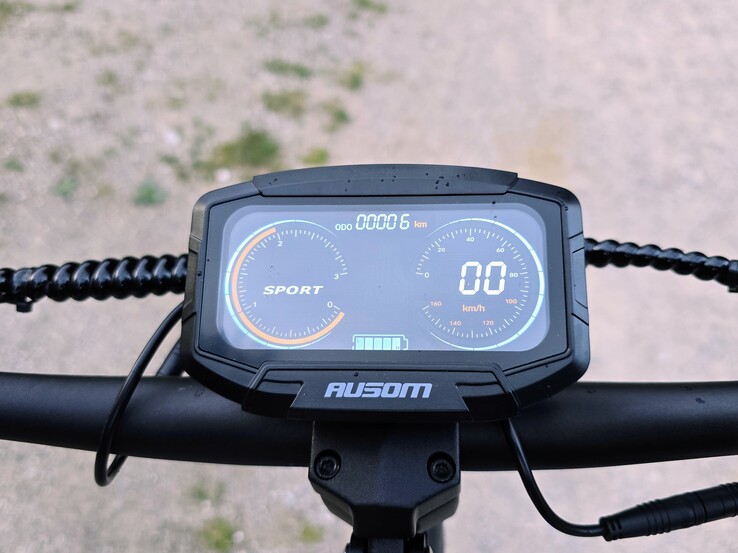 Ausom L2 Max Display (fonte: notebookcheck)