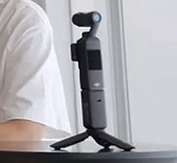 Ad agosto è emersa anche una seconda immagine di allegdly che mostra il DJI Osmo Pocket 4. (Fonte immagine: via Fixed Focus Digital)