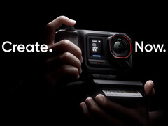 Uno scatto dell&#039;Insta360 Ace Pro 2 collegato al suo nuovo accessorio per l&#039;impugnatura. (Fonte: Insta360)