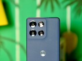 Il Motorola Moto G86 Power ha una batteria enorme e uno schermo molto luminoso. (Fonte: Notebookcheck)