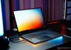 Asus ROG Strix Scar 18 ha un gigantesco display mini-LED da 240 Hz (Fonte: Notebookcheck)