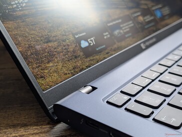 Nessuna opzione di vetro edge-to-edge o touchscreen