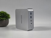 Vista delle porte anteriori di Minisforum M2 mini PC