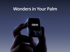 Un primo piano dell'innovativo accessorio di controllo remoto di DJI.