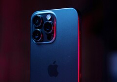 Secondo quanto riferito, l&#039;iPhone 16 Pro Max di Apple riceverà una batteria con una maggiore densità energetica. (Immagine: Rohan)