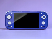 L’RG 55G1 presenta un design simile a quello dello Switch Lite. Nella foto: la console portatile da gioco nella versione Indigo.