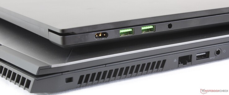 Lato Sinistro: Alimentatore AC, 2x USB 3.0 Type-A, 3.5 mm combo audio