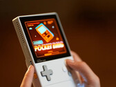AYANEO Pocket DMG si affida a una batteria da 6.000 mAh. (Fonte: AYANEO)