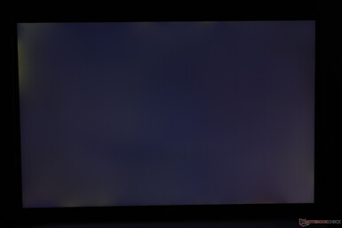 Moderata perdita di luce posteriore irregolare lungo gli angoli