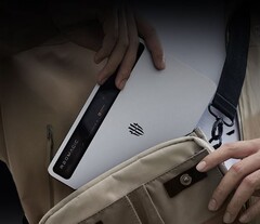 RedMagic Gaming Tablet 3 Pro è un tablet compatto con uno schermo OLED. (Fonte immagine: RedMagic)