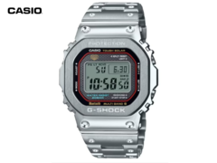 Il modello Casio GMW-B5000D-1C (nella foto) ha un anello d&#039;accento rosso intorno al bordo interno della lunetta in metallo (fonte: Great G-Shock World)