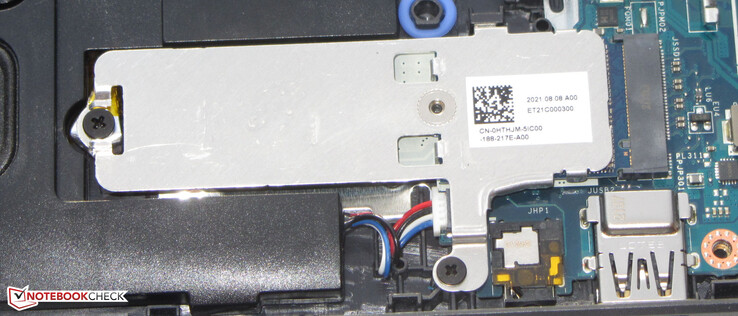 Un SSD NVMe serve come unità di sistema.