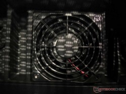 I ventilatori sono riconoscibili dalla superficie della seduta in rete