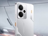 Il Realme 14 5G presenta un design ispirato al mecha con accenti di colore arancione. (Fonte immagine: Realme)