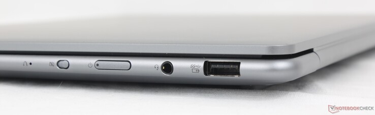 A destra: Pulsante di reset di Lenovo, strega della fotocamera, pulsante di accensione, cuffie da 3,5 mm, USB-A (5 Gbps)