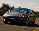 La Model S 90D del 2015 si è comportata sorprendentemente bene nel test di autonomia di What Car. (Fonte: What Car? via YouTube)