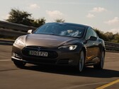 La Model S 90D del 2015 si è comportata sorprendentemente bene nel test di autonomia di What Car. (Fonte: What Car? via YouTube)