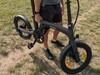 La bicicletta è piuttosto ben bilanciata e può essere trasportata con una sola mano