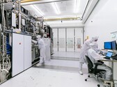 Il tribunale olandese incarcera l'ex ingegnere di ASML e NXP per aver trasmesso segreti sui chip alla Russia. Nella foto: Camera bianca ASML EUV (Fonte: ASML)