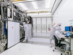 Il tribunale olandese incarcera l'ex ingegnere di ASML e NXP per aver trasmesso segreti sui chip alla Russia. Nella foto: Camera bianca ASML EUV (Fonte: ASML)