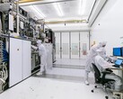 Il tribunale olandese incarcera l'ex ingegnere di ASML e NXP per aver trasmesso segreti sui chip alla Russia. Nella foto: Camera bianca ASML EUV (Fonte: ASML)