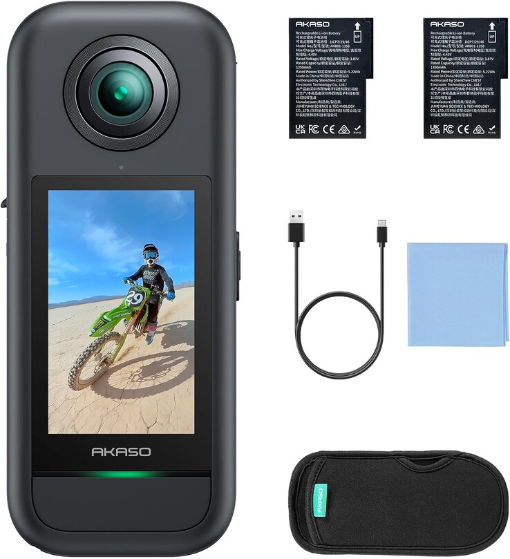 Il bundle standard della action camera Akaso 360 (Fonte: Akaso)