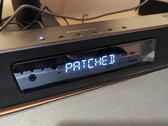Un'immagine della Creative Katana V2X con il testo "Patched" visibile su di essa.