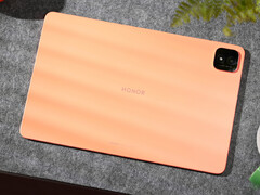 Il nuovo MagicPad 4 avrà un display da 12,1 pollici. Nella foto: un’immagine che mostra il retro del tablet.