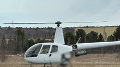 L'elicottero R44 durante il test a terra (Fonte: Robinson Helicopter Company)
