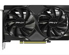 PNY RTX 5060 Overclocked è dotato di un radiatore a doppia ventola e di un design completamente nero. (Fonte: Best Buy)