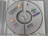Il CD che si è rotto mentre veniva pulito e lucidato con cura.
