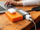 CorePlus è un power bank modulare con una presa di corrente (Fonte: CorePlus)