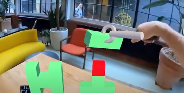 I controller bluetooth Zapbox consentono di creare e manipolare nella realtà mista 3D. (Fonte: Zappar su YouTube)