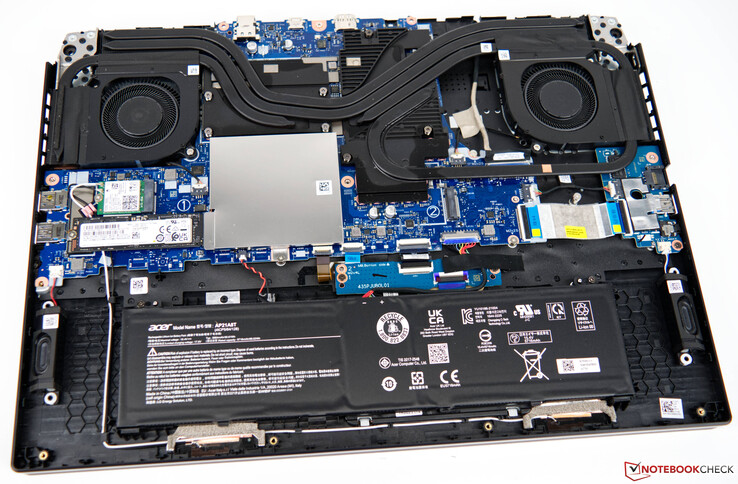 Acer Nitro 5 AN517-55-738R senza piastra di supporto