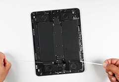 L&#039;iPad Apple è quasi impossibile da riparare, e i costosi pezzi di ricambio rendono le riparazioni meno interessanti. (Fonte: iFixit)