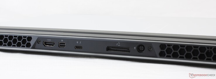 Posteriore: HDMI 2.0b, mini-DisplayPort 1.4, USB-C con Thunderbolt 3, amplificatore grafico, alimentazione