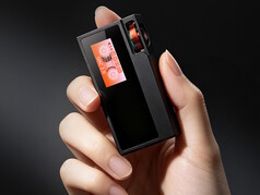 Il leggero Shanling UA6 II è dotato di una comoda manopola rotante per il menu e il volume.