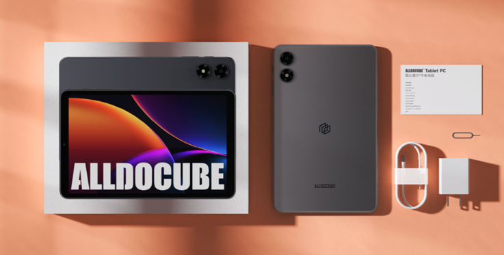Alldocube iPlay 80 mini Pro con la confezione e gli accessori