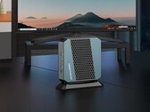 Mini PC di fascia alta con telaio in fibra di carbonio e raffreddamento a metallo liquido. (Fonte: Minisforum)