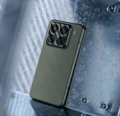 Lo Xiaomi 15S Pro dovrebbe essere identico allo Xiaomi 15 Pro. Nella foto - Xiaomi 15 Pro (Fonte: Lee Qi)