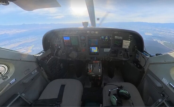 Il volo autonomo del Cessna di Reliable Robotics non aveva piloti nella cabina di pilotaggio. (Fonte: Reliable Robotics)