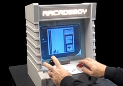 L'Arcadeboy trasforma un Game Boy in una macchina arcade con schermo da 12 pollici (Fonte: Chris Fletcher)