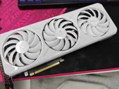 L'Intel Arc B580 di MaxSun nasconde un'interessante sorpresa all'interno (fonte immagine: Bilibili)