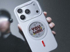 Custodia personalizzata Xtrem Instant con display E-Ink integrato