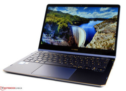 Recensione: Asus ZenBook Flip S UX370UA, fornito da Campuspoint.