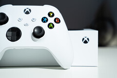 Anche l&#039;umile controller Xbox deve essere aggiornato a metà generazione. (Fonte: Mika Baumeister)