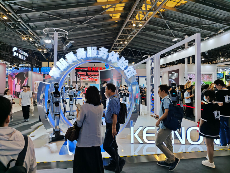 L'XMANF1 in mostra presso lo stand WAIC 2025. (Fonte: Keenon)