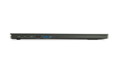 Acer Swift Edge 16 - Sinistra - Porte. (Fonte: Acer)