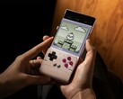 GameSir Pocket 1 Vertical aggiunge i controlli in stile Game Boy agli smartphone. (Fonte: GameSir)